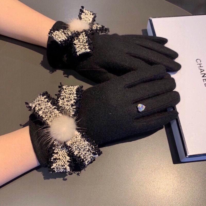 Chanel Gloves 46 (8)