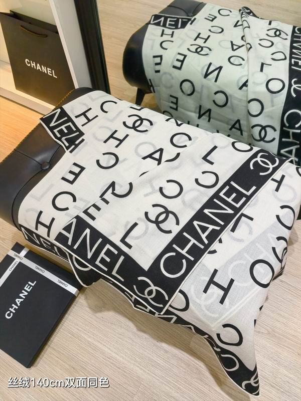 Chanel Scarf 140X140cm 70%羊绒30%真丝 E03 (4)