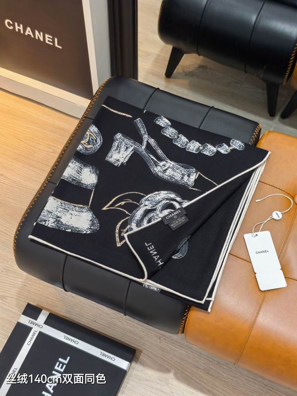 Chanel Scarf 140X140cm 70%羊绒30%真丝 E17 (2)