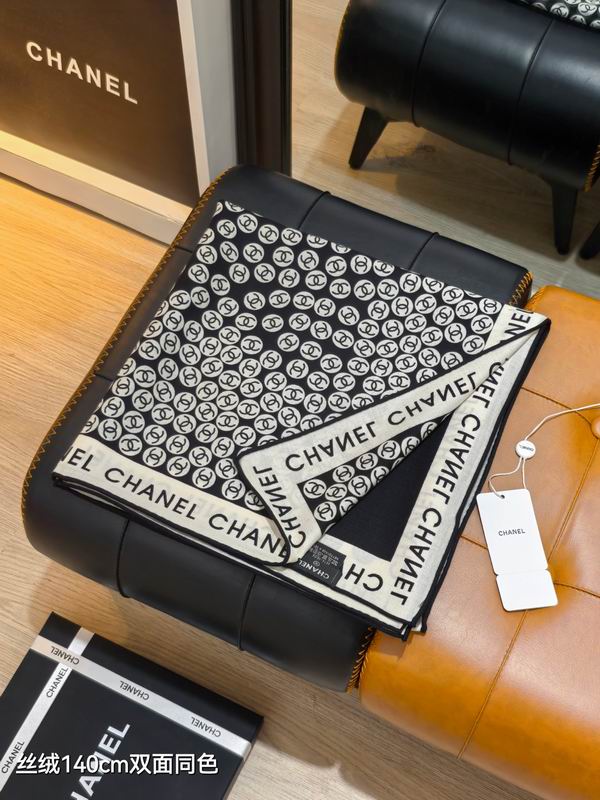 Chanel Scarf 140X140cm 70%羊绒30%真丝 E18 (2)