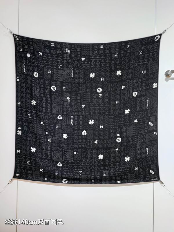 Chanel Scarf 140X140cm 70%羊绒30%真丝 E40 (1)