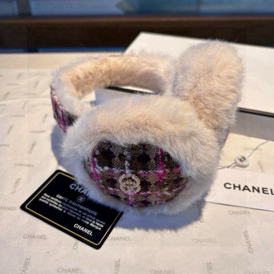 Chanel earmuff (1)