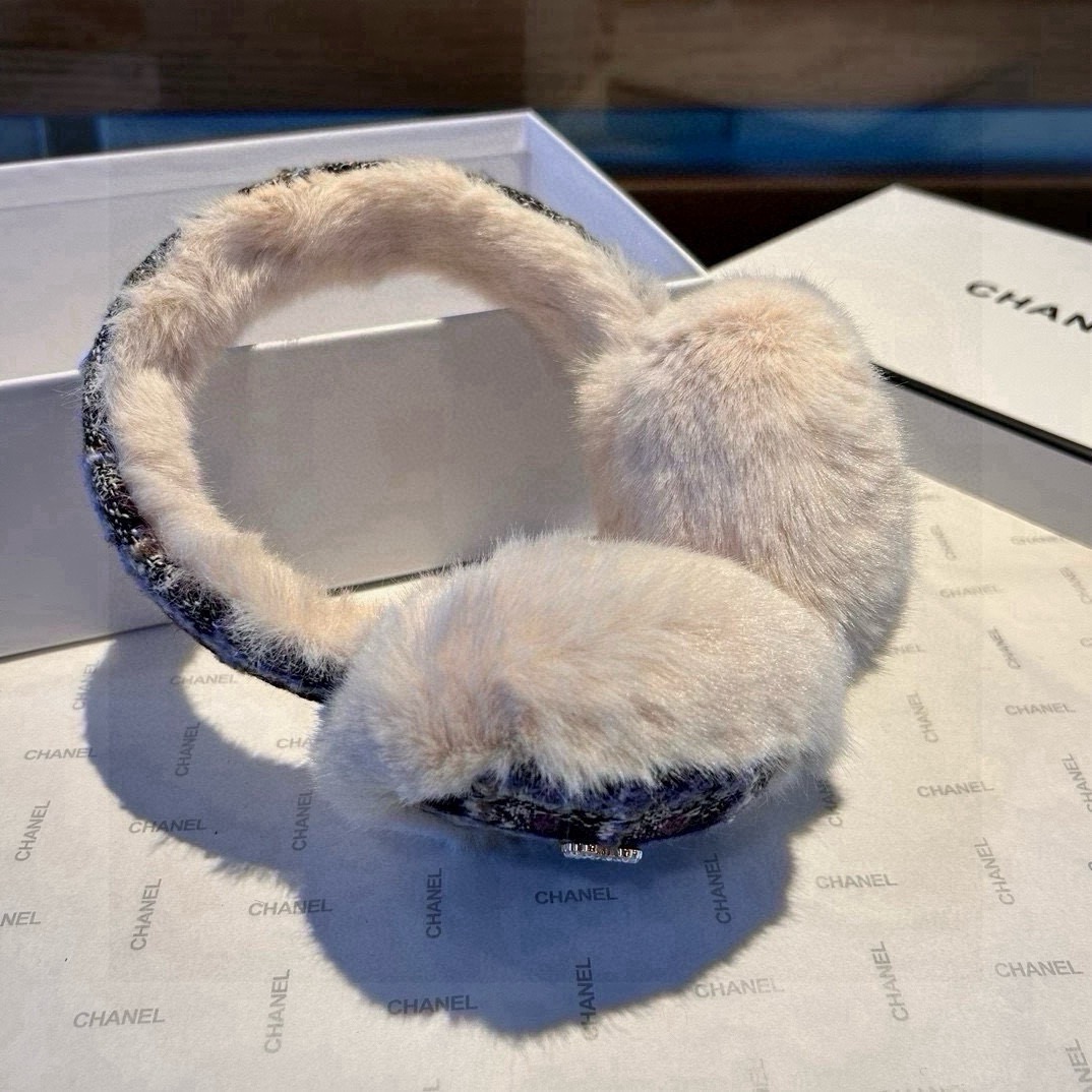 Chanel earmuff (10)