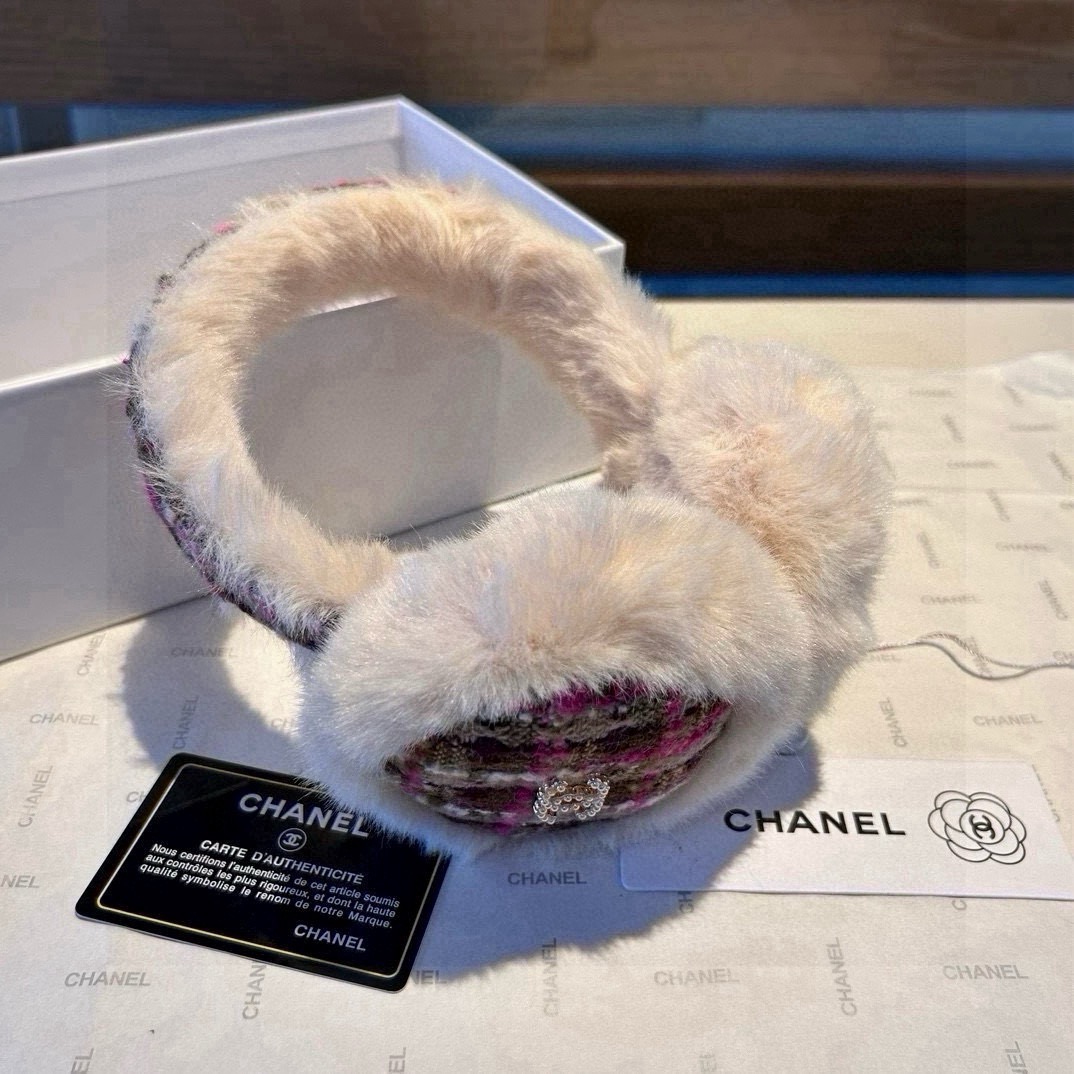 Chanel earmuff (5)