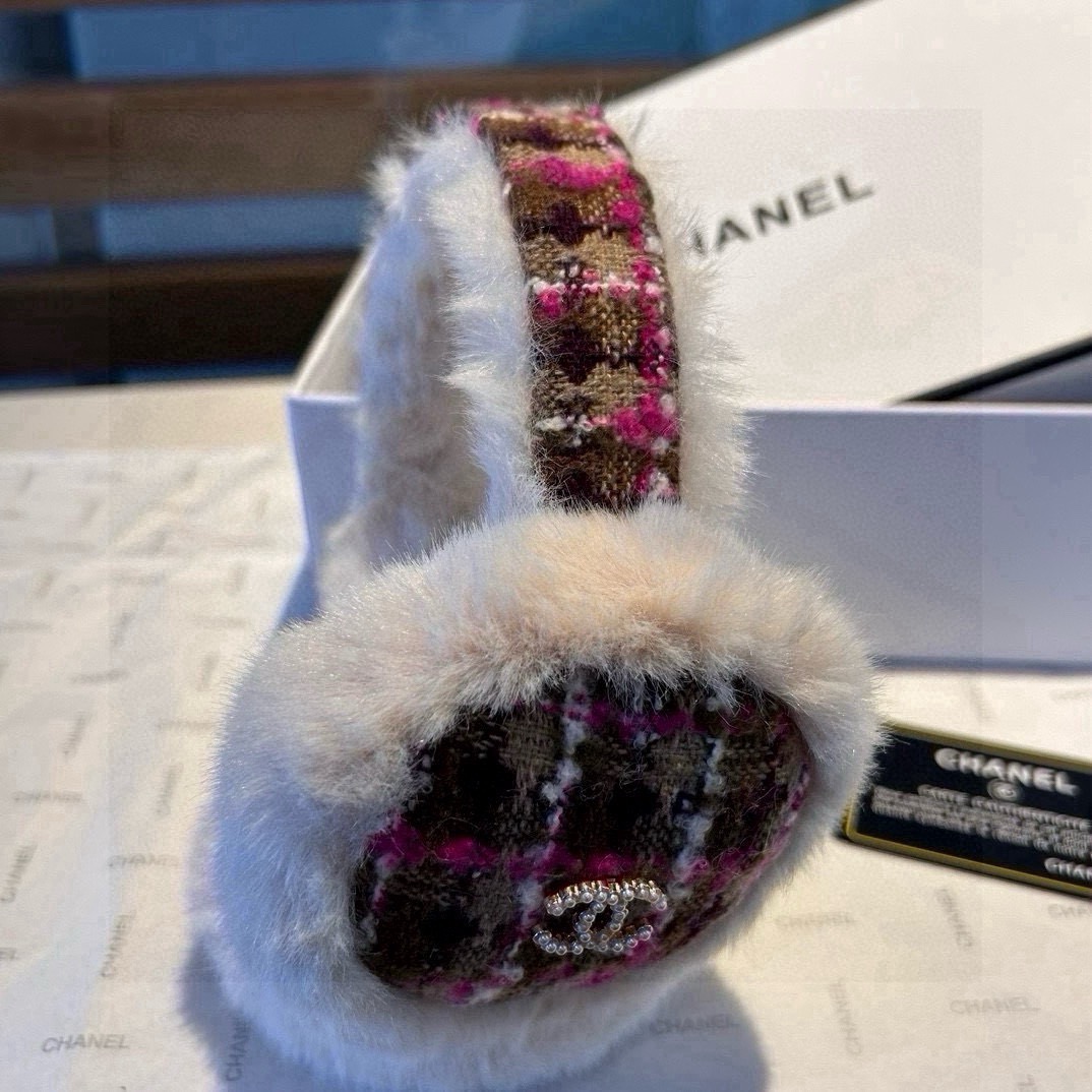 Chanel earmuff (8)