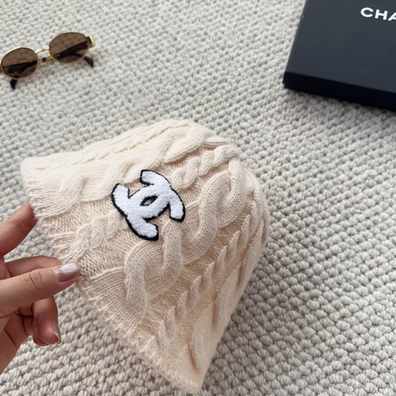 Chanel hat (1098)