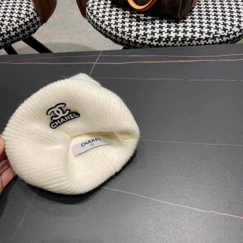 Chanel hat (723)
