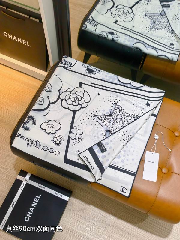 Chanel silk scarf 90X90cm E14 (2)