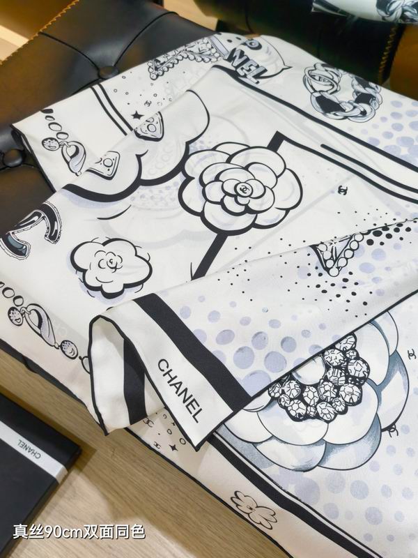 Chanel silk scarf 90X90cm E14 (4)