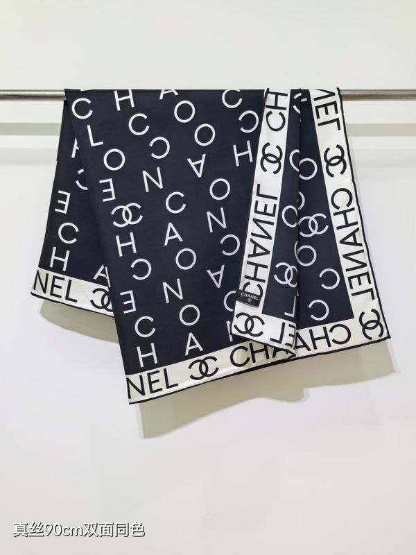 Chanel silk scarf 90X90cm E22 (2)