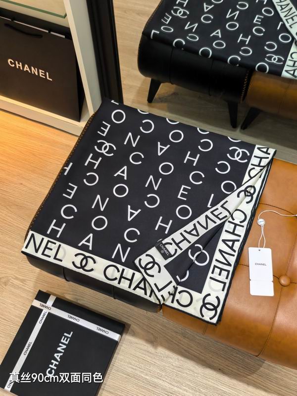 Chanel silk scarf 90X90cm E22 (7)