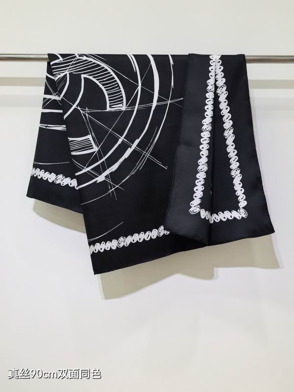 Chanel silk scarf 90X90cm E25 (2)
