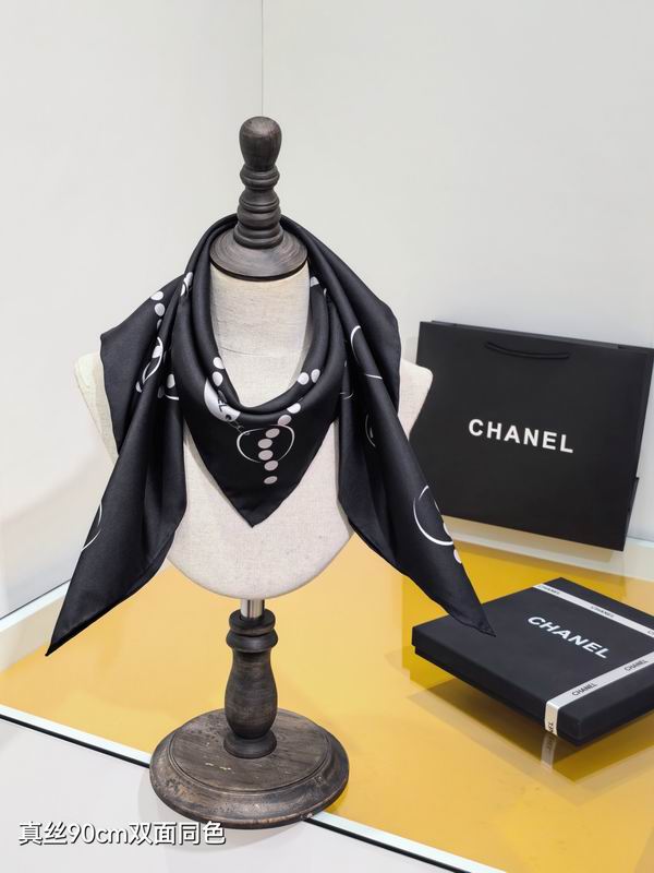 Chanel silk scarf 90X90cm E26 (2)