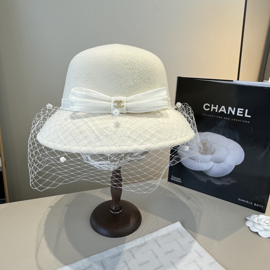 Chanel top hat (160)