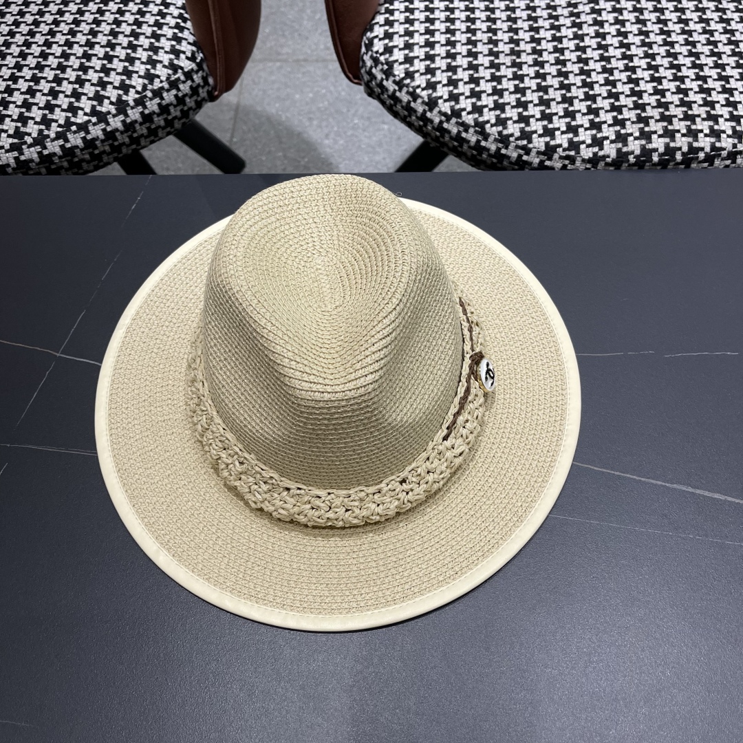 Chanel top hat (200)