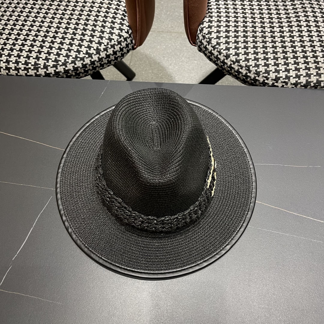 Chanel top hat (212)