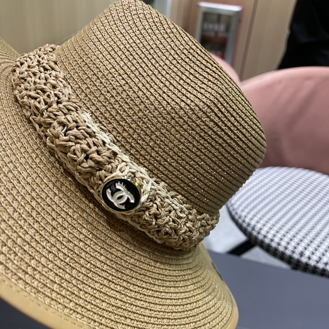 Chanel top hat (220)