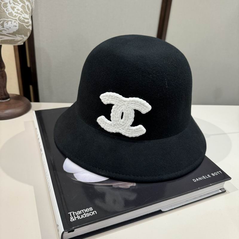 Chanel top hat (651)