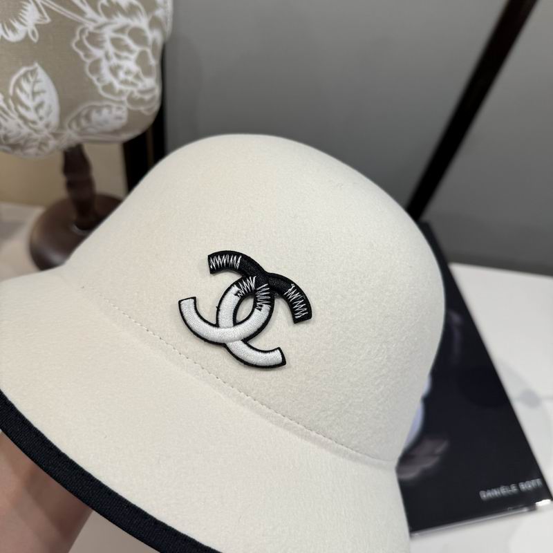 Chanel top hat (657)