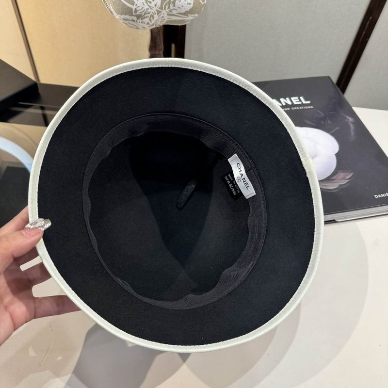 Chanel top hat (665)