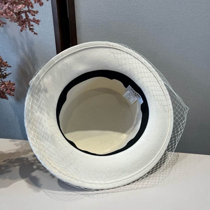 Chanel top hat (808)