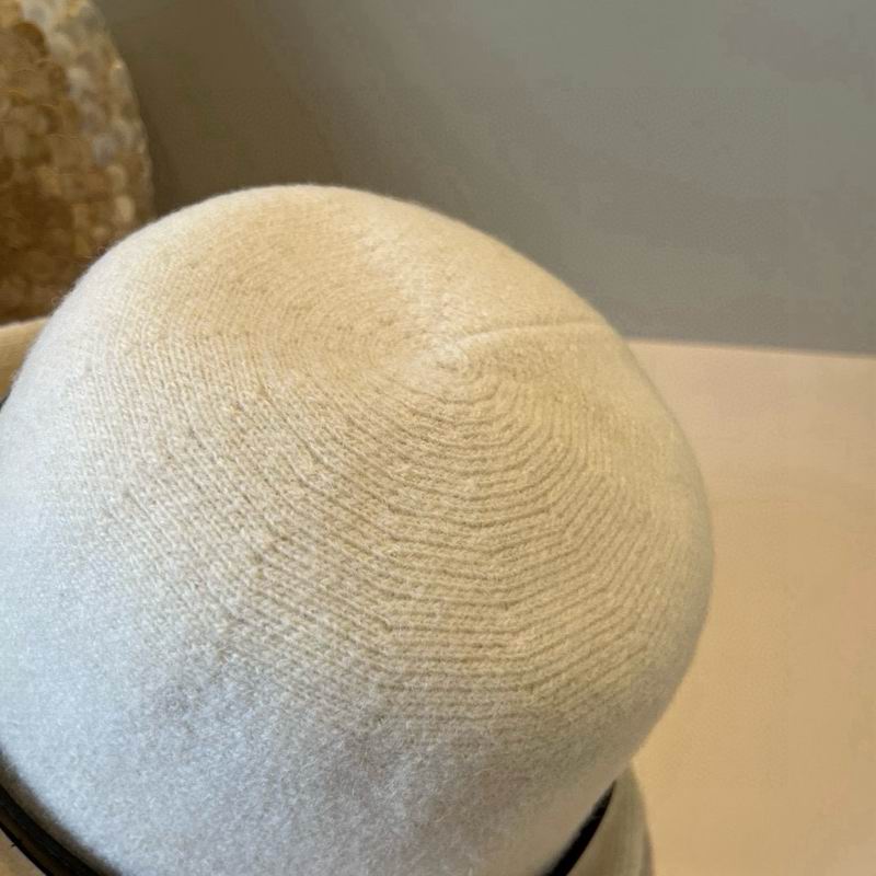 Chanel top hat (943)