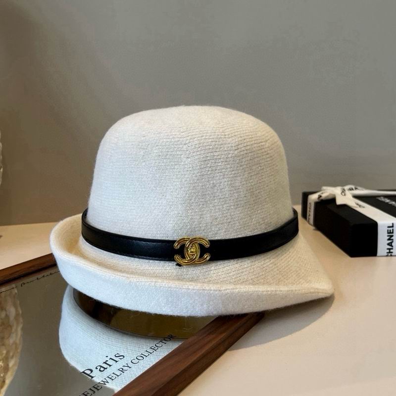 Chanel top hat (944)