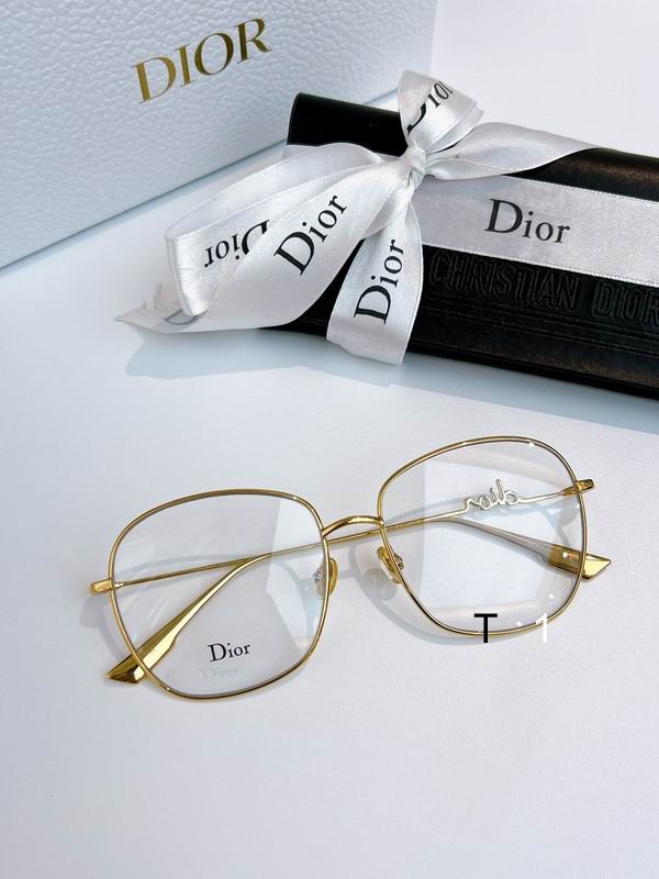 Dior ATURE03 57 16-145 a 01
