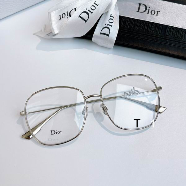 Dior ATURE03 57 16-145 a 02