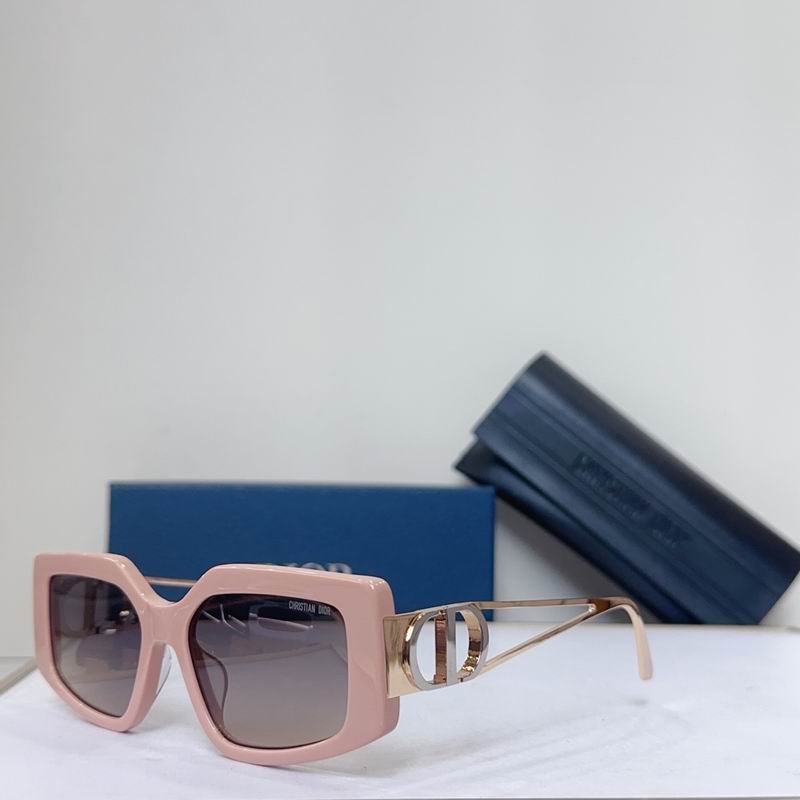 Dior DSGTA52U 55 18 138 g02