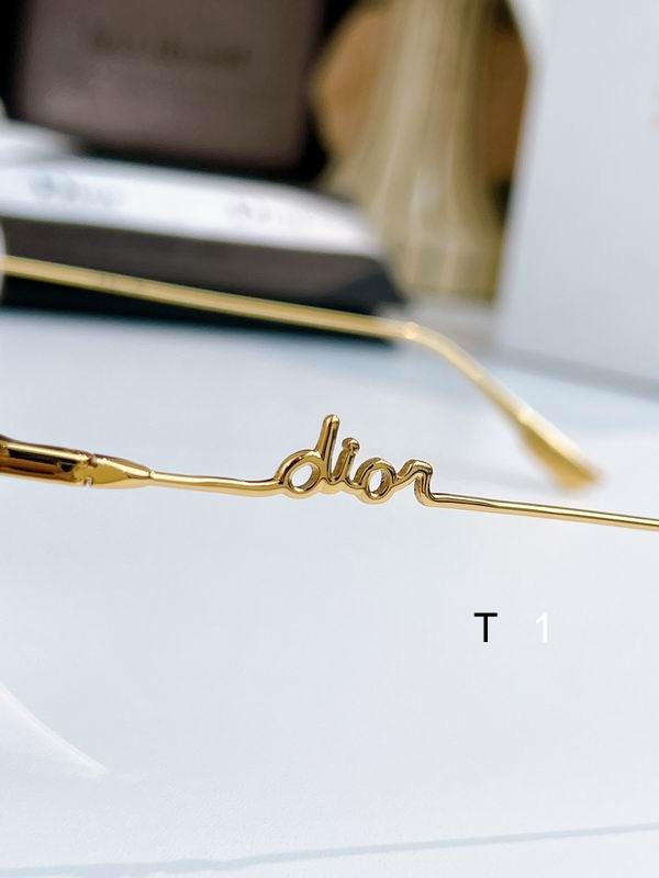 Dior ATURE03 57 16-145 a 05