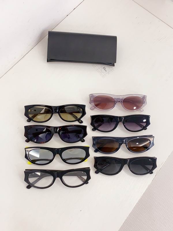 Dior Glow 56 18-140 B09