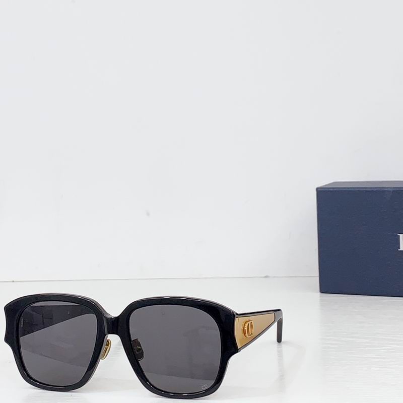 Dior Glow S2F 56 16-140 b011