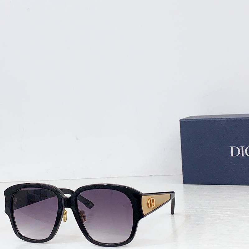Dior Glow S2F 56 16-140 b031