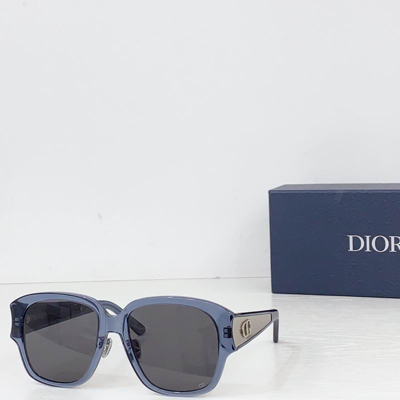 Dior Glow S2F 56 16-140 b051