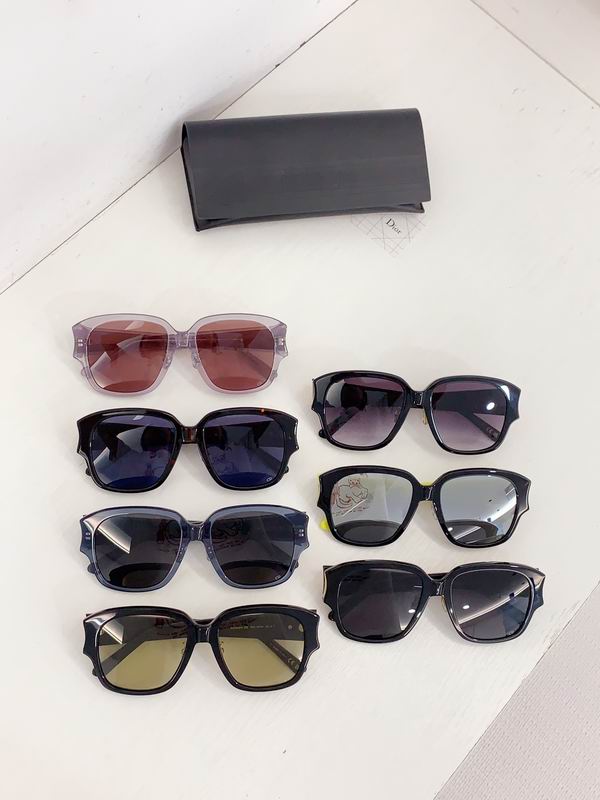 Dior Glow S2F 56 16-140 b091