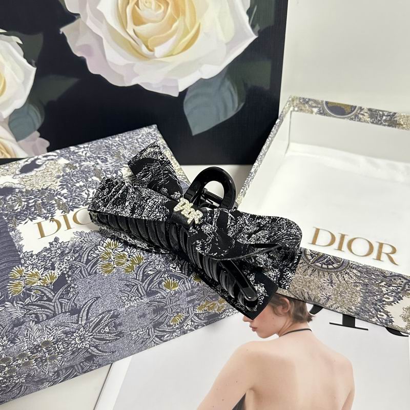 Dior Hair Grab Clip  (14)