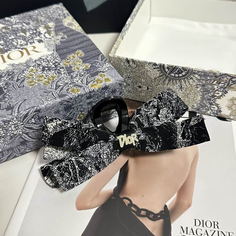 Dior Hair Grab Clip  (15)