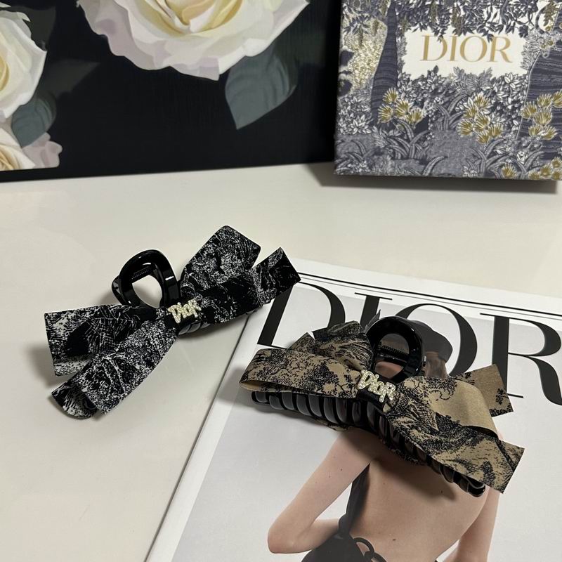 Dior Hair Grab Clip  (18)