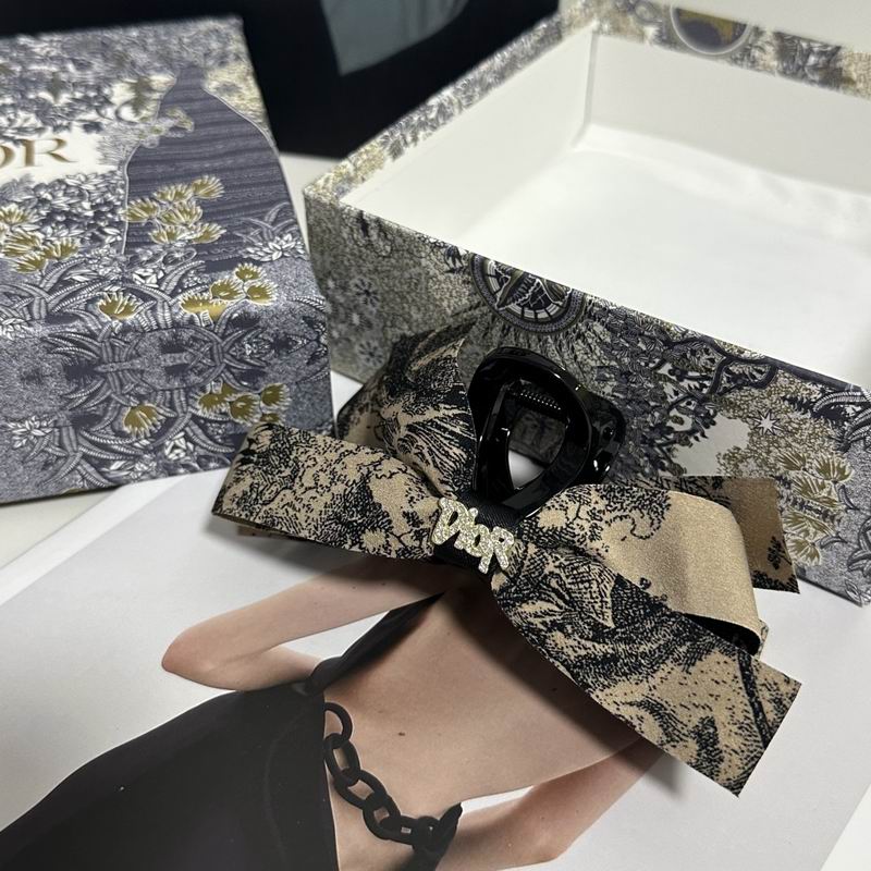 Dior Hair Grab Clip  (5)