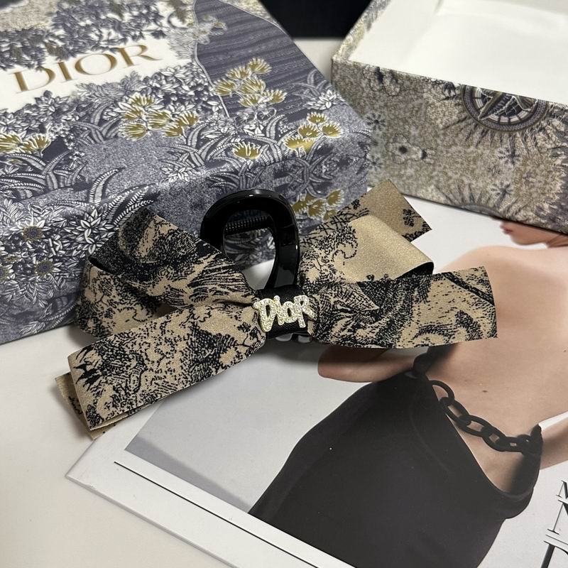 Dior Hair Grab Clip  (7)