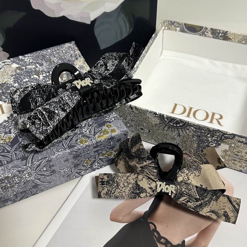 Dior Hair Grab Clip  (8)