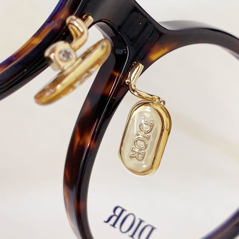Dior MiniCD 50 17-145 b 08