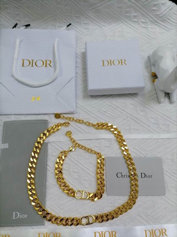 Dior Suits 08yxh02 (1)