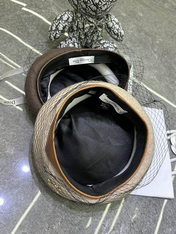 Dior beret dx (125)