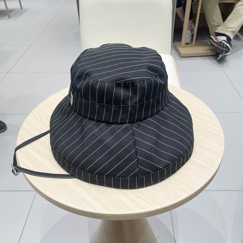 Dior hat (818)