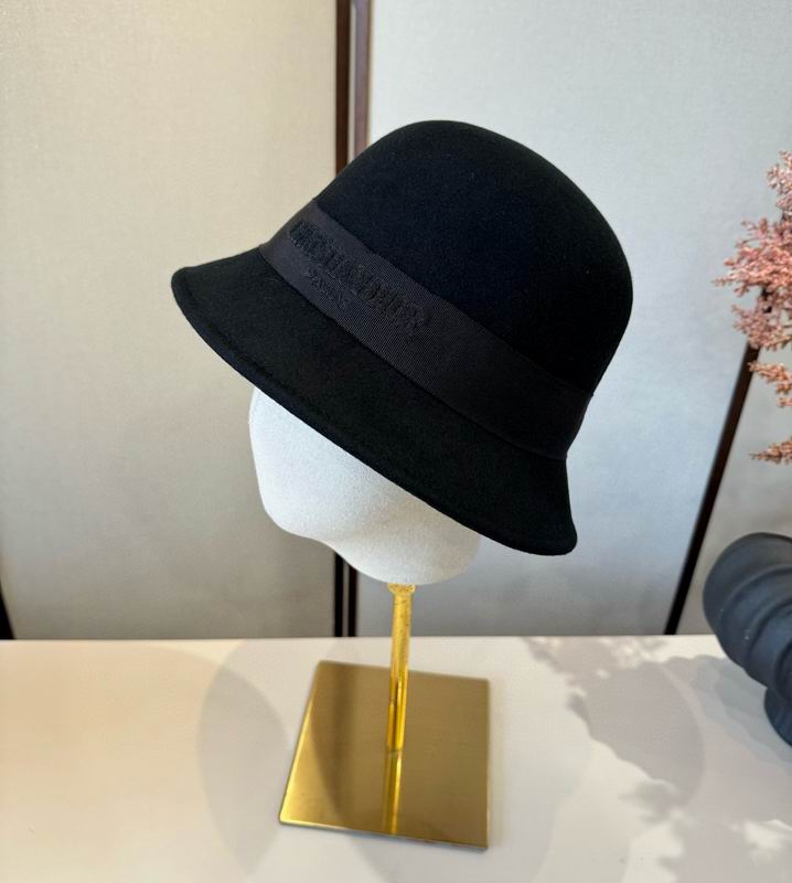 Dior top hat (356)
