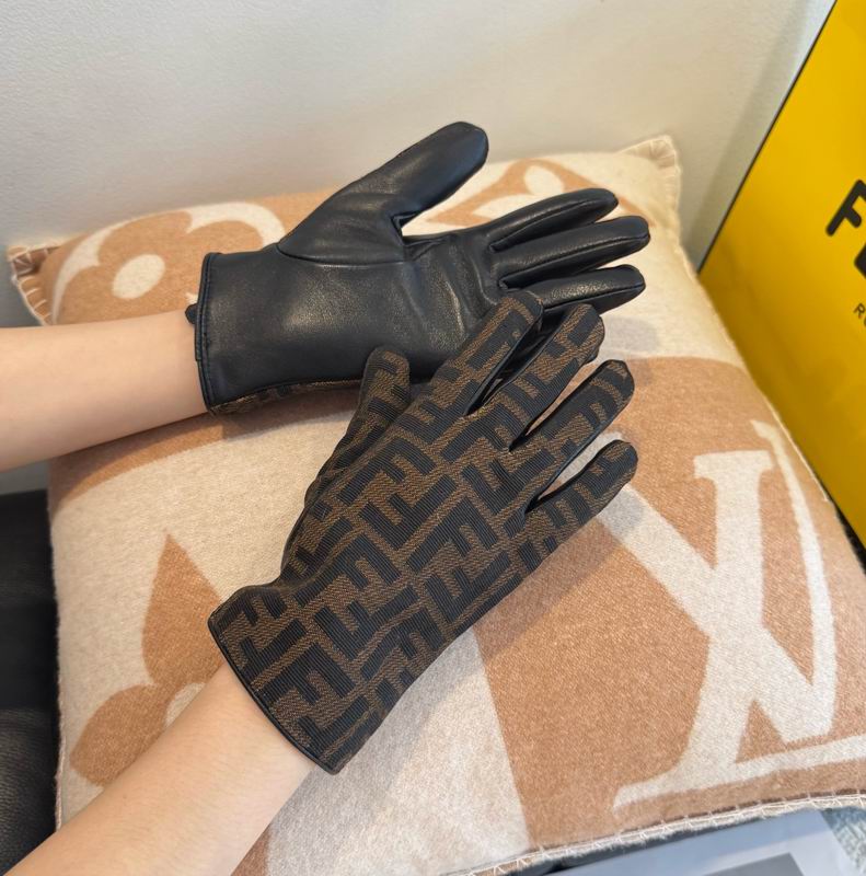 Fendi Gloves M L 57 (10)