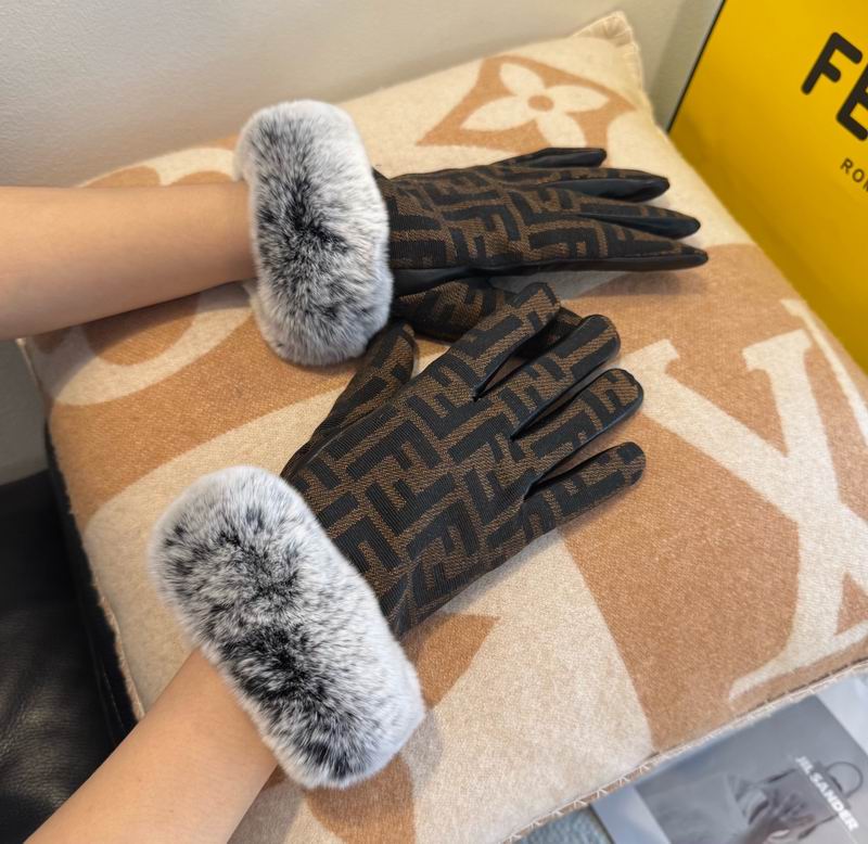 Fendi Gloves M L 57 (19)