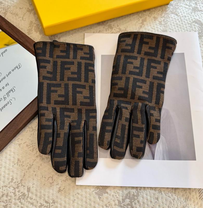 Fendi Gloves M L 57 (2)